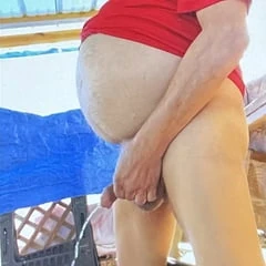 Piggy pissing
