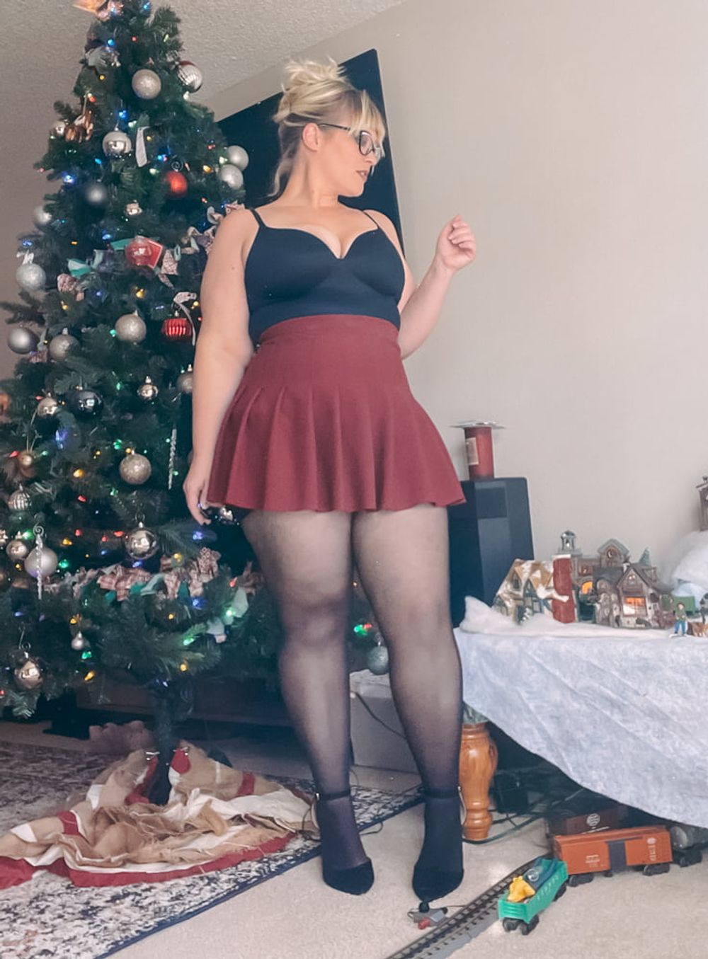 Christmas Thighs and Heels #11