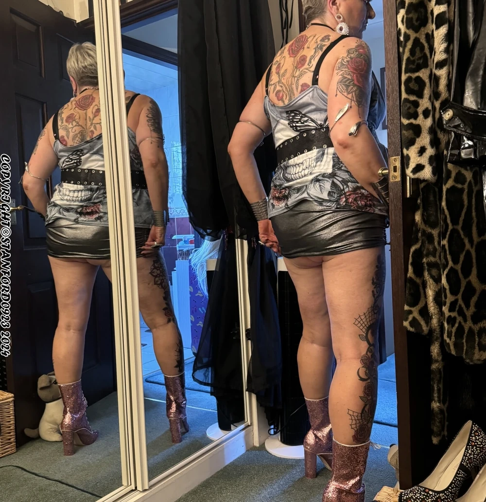 SHIRLEY SMOKING REBEL #22