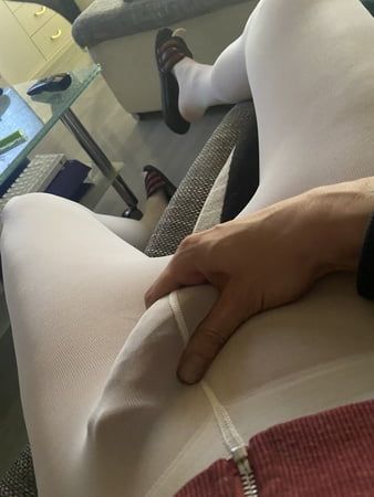 My incredible detailed cockoutline and bulge in tights!