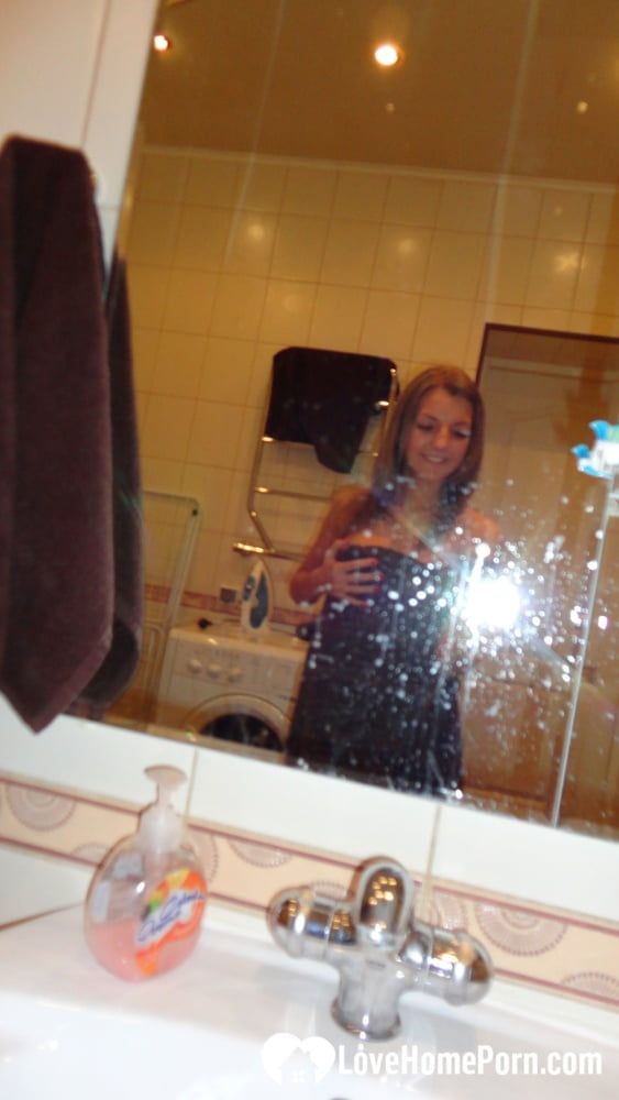 Amateur brunette babe taking selfies before her shower #31
