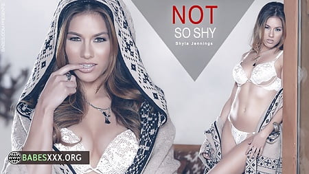 Babes porn pics April 15