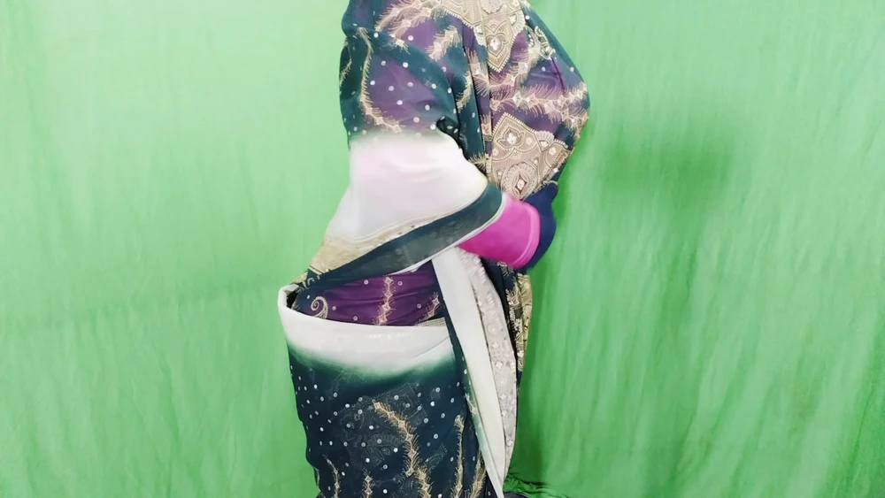Beautiful Muslim girl saree sexy Indian 