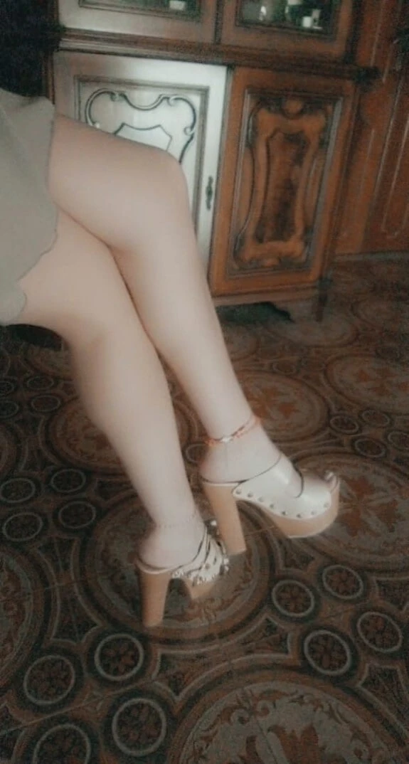 Sexy high heels and feet 💖 #28