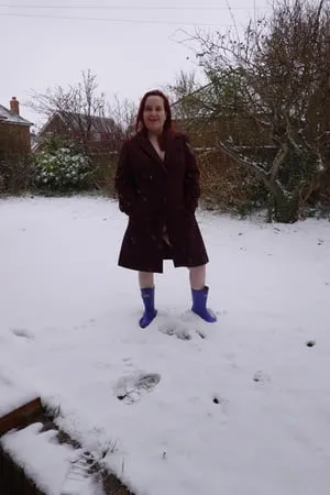 pregnant flashing naked in the cold snow         