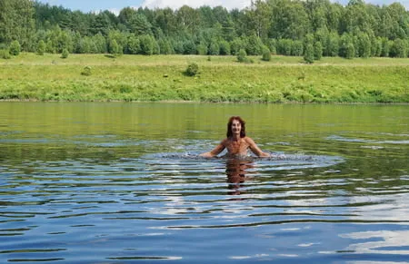 nude playing in volga river         