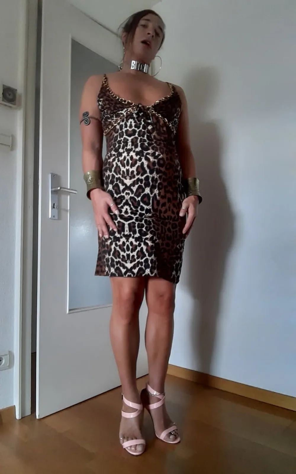 Tygra slut in leopard dress for Longdick Jack. #5