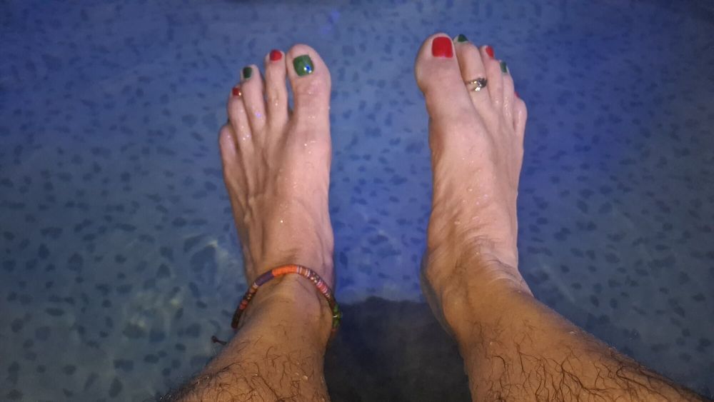 My hot wet steamy feet in the Hot tub #29