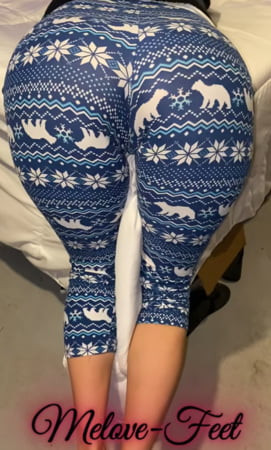 Melove's Sexy Asian Ass in tight pants