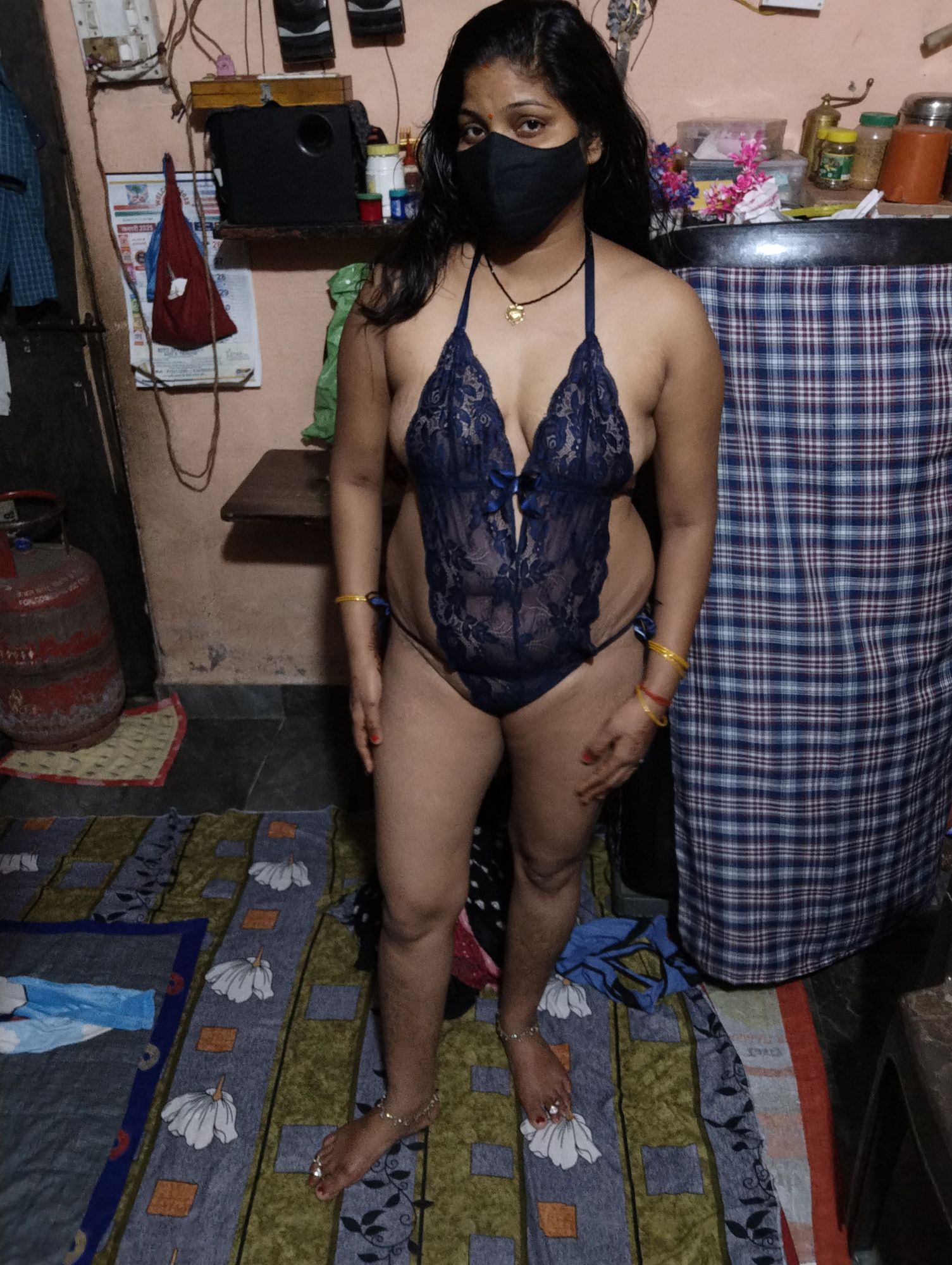 Gaun bikini dan hardcor 