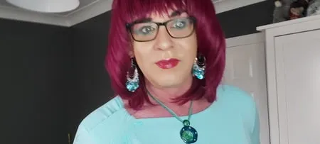 juniper beri crossdresser uk         