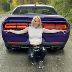 Car-Babe Vibes - Get those pistons firing!