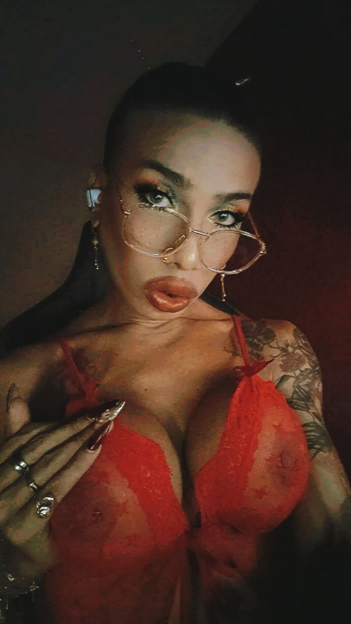 대물 자지에 따먹히는 발정나다