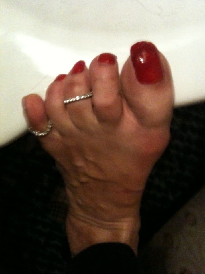 red toenails mix (older, dirty, toe ring, sandals mixed). #18