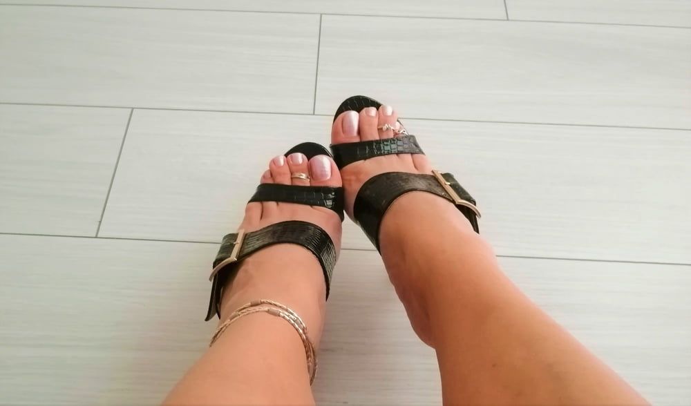 Sexy Feet & Black Sandals