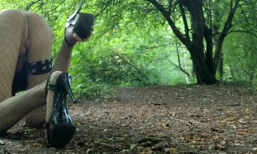 Une salope dans un🌳Bosquet a la recherche d'Ejacs Faciales #30