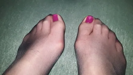 purple toenails nylon cum         