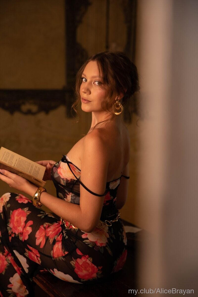 Alice ✨ Free Photos #4