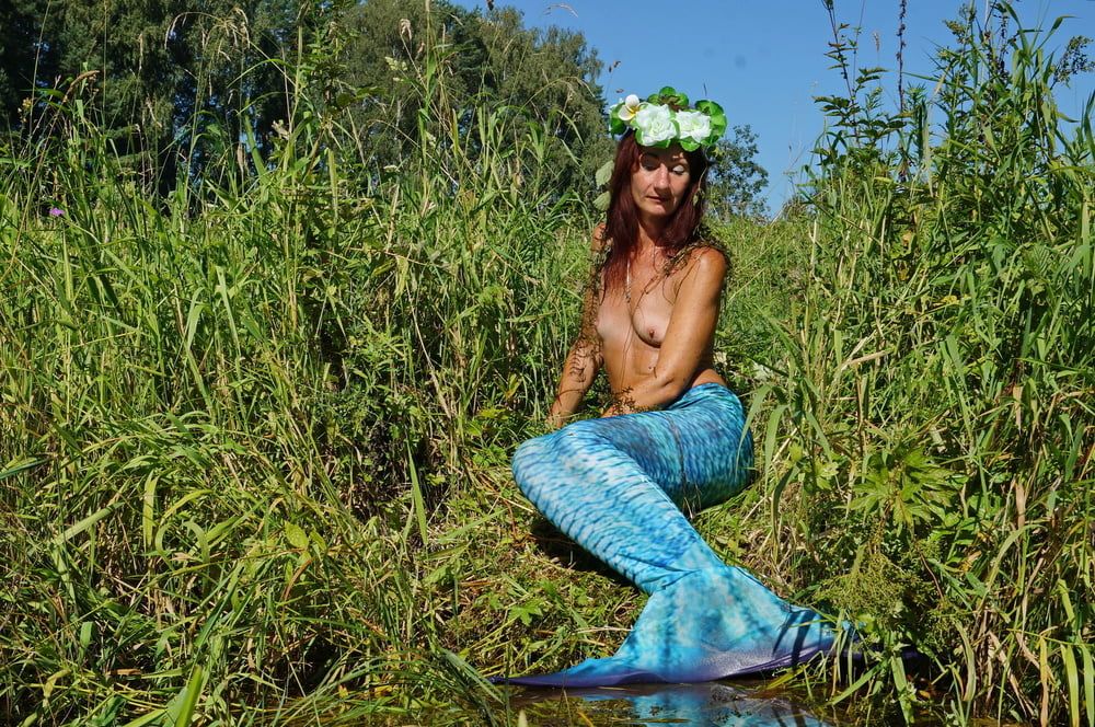 Mermaid with turquoise braclet #47