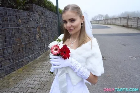 runaway hot bride fucks random van driver         