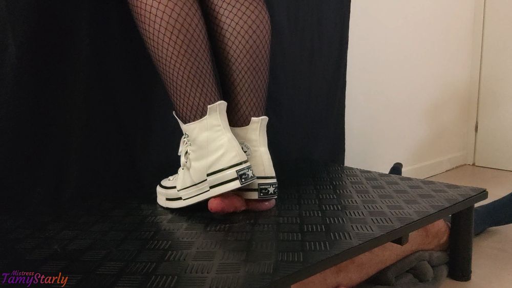 Girlfriend Full Weight Trampling in Platform Converse #3