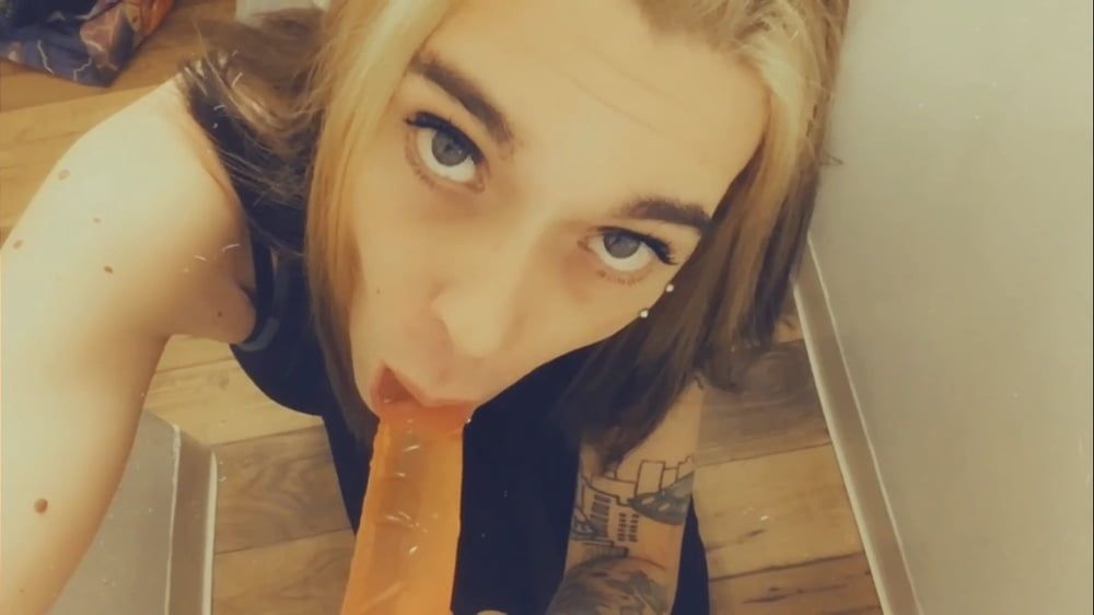 Pretty Blowjob Princess