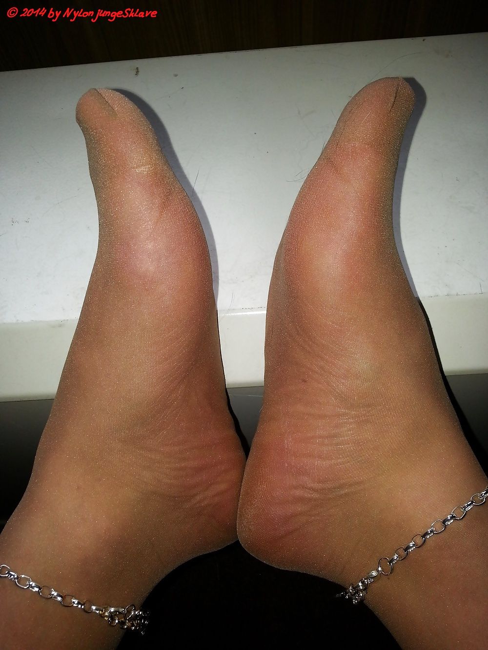 DevoteCindy77: Feet in Pantyhose