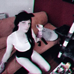 Leni Purple hair