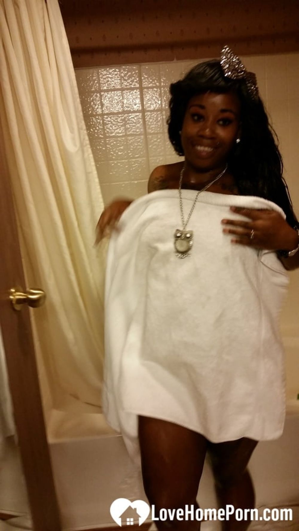 Black honey gets recorded as she showers #10