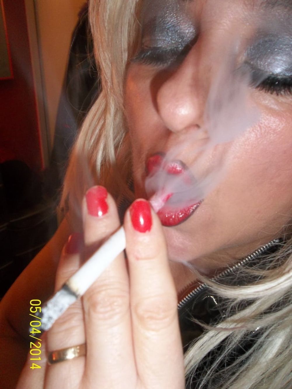 SMOKING WIFE #12