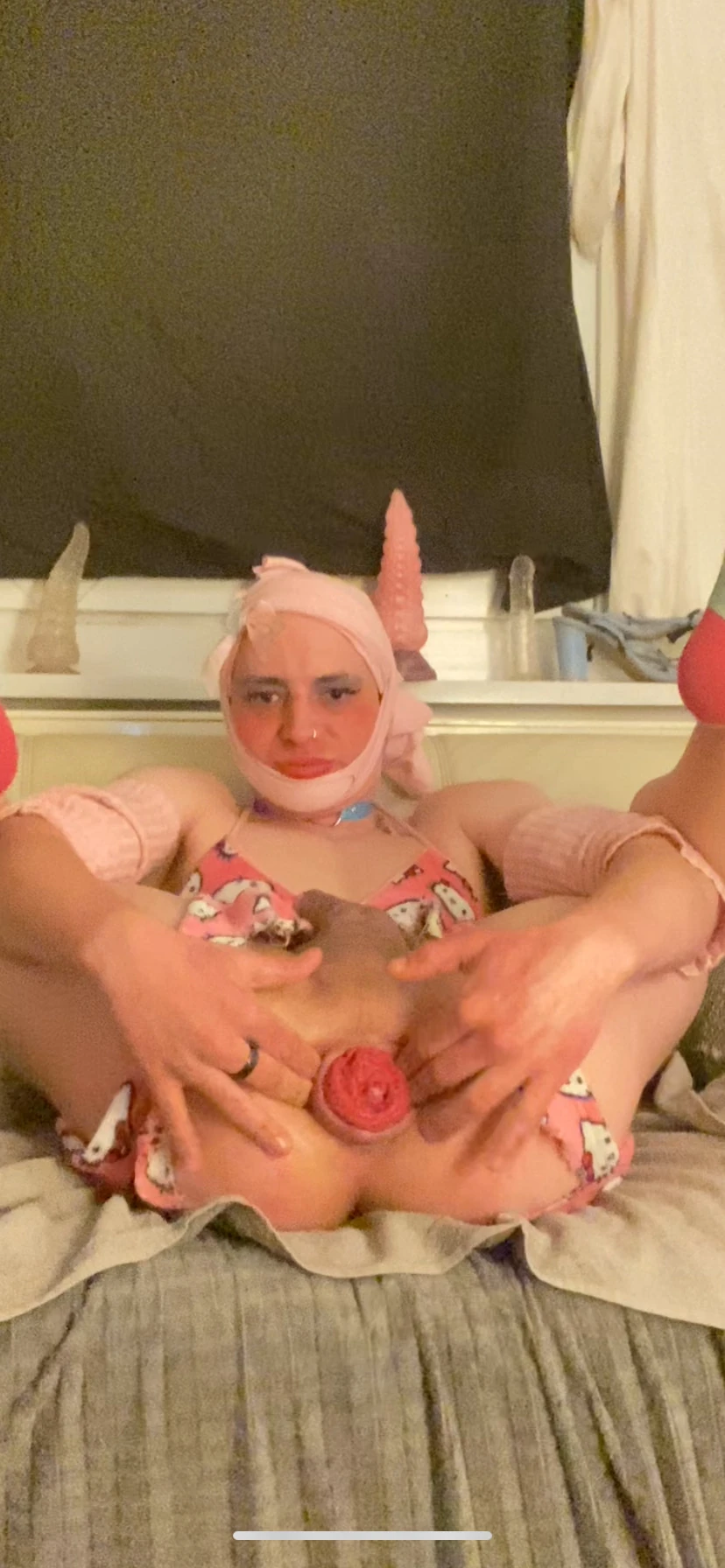 Gaping queen  #2