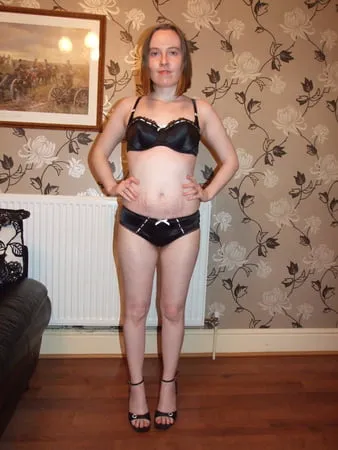 knickers bra heels         