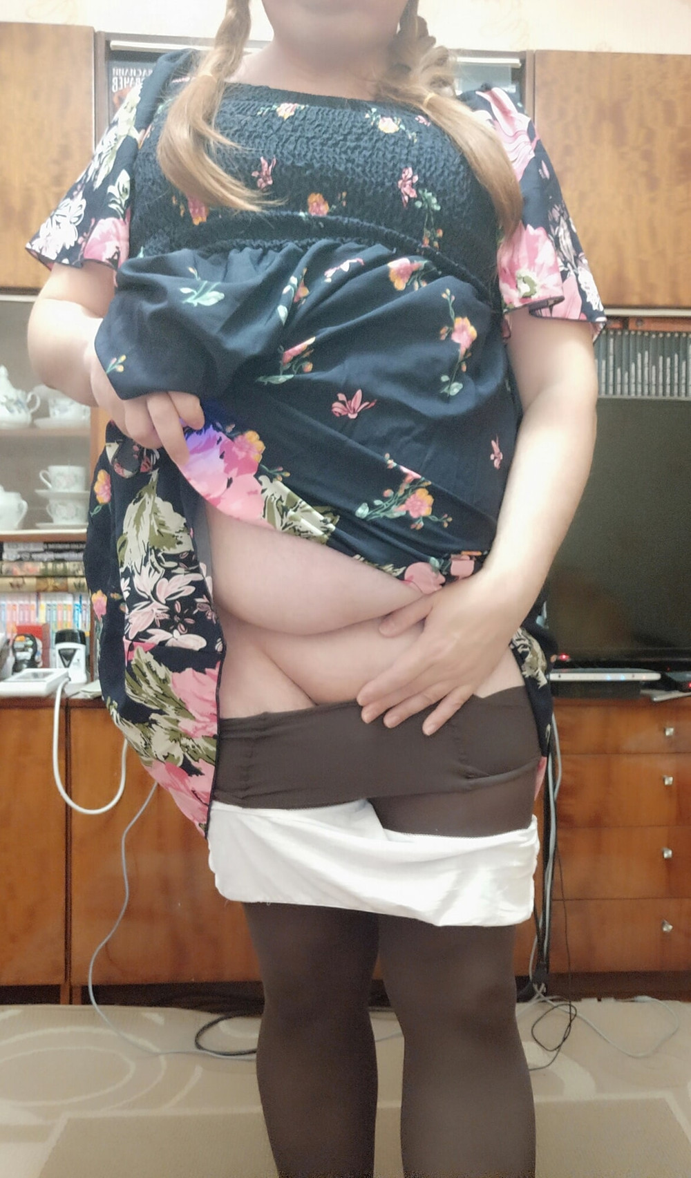 Sissy Aleksa wears a dress with flowers #34