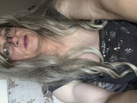 Annie in sissy lingerie 