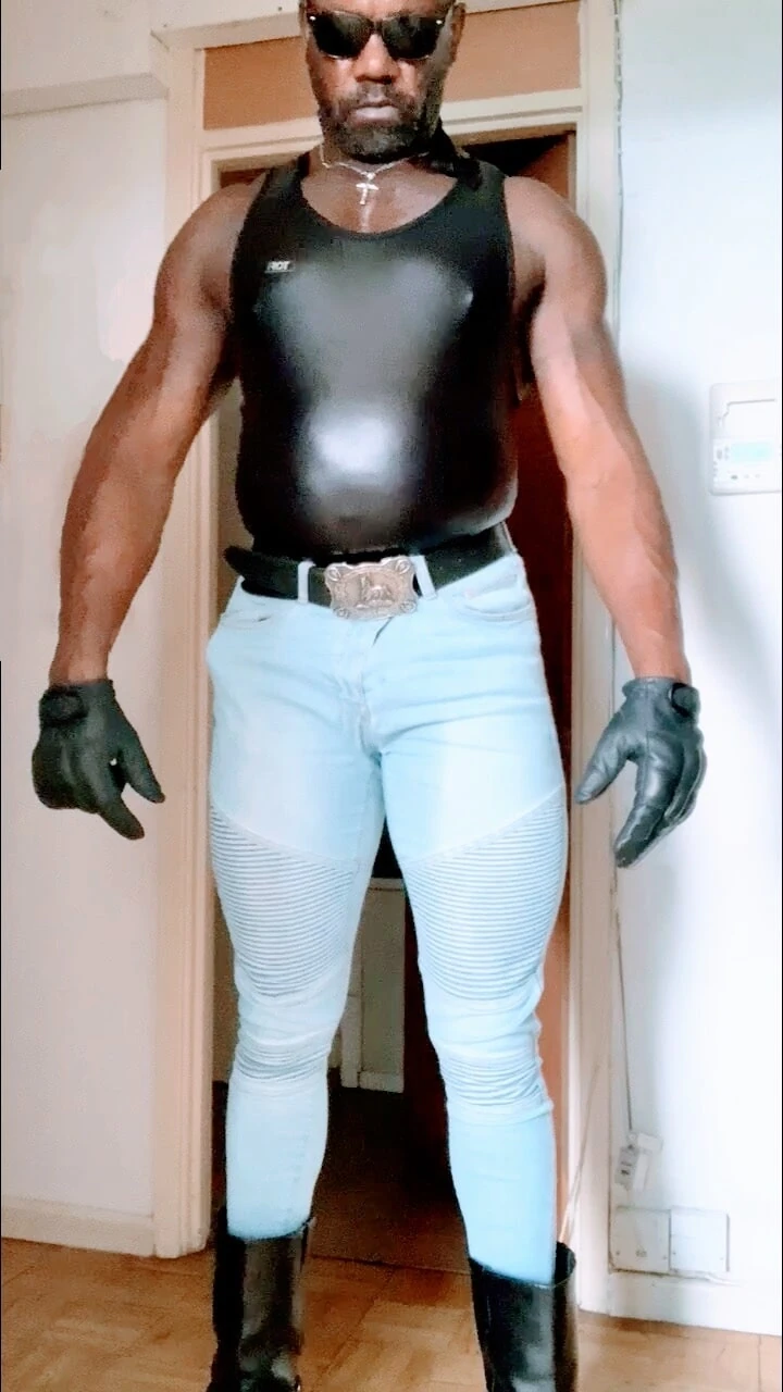 Black Mature Muscle Ready for the Weekend Fetish Shots  #4