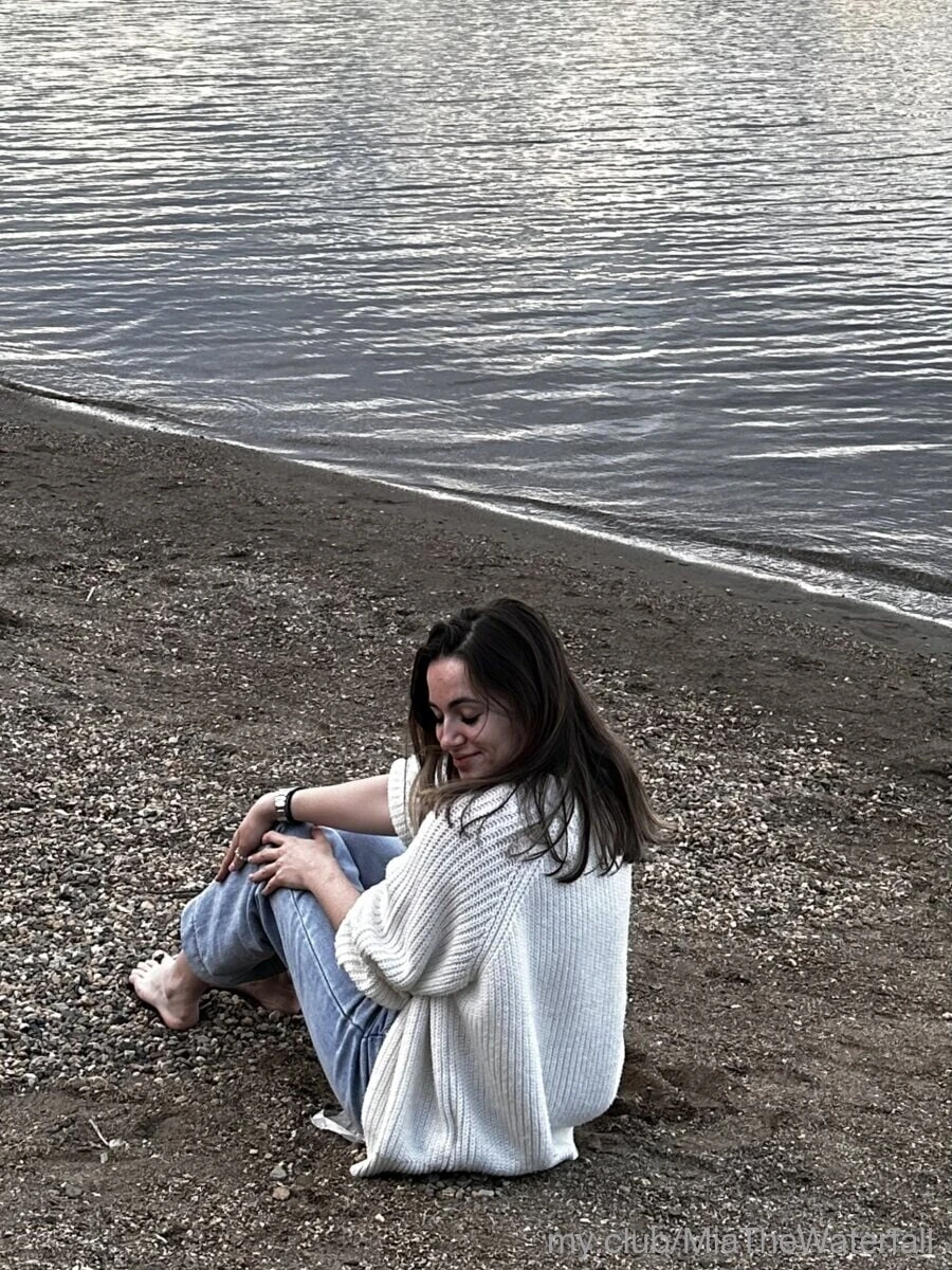 Mia Free Photos #4