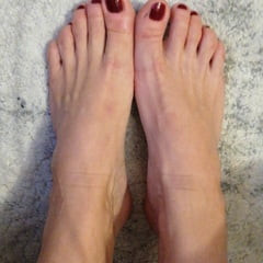 Look at my nice feet : )