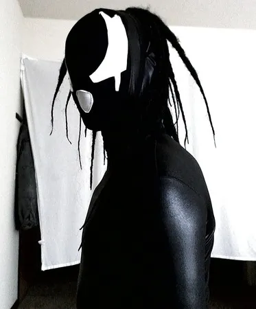 zentai creature        