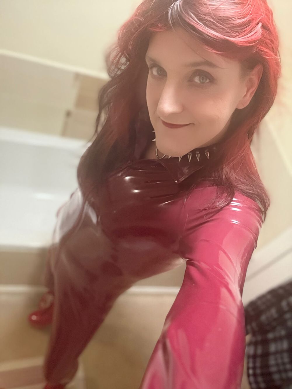 Latex catsuit and shiny boots? Oh yes please! #5