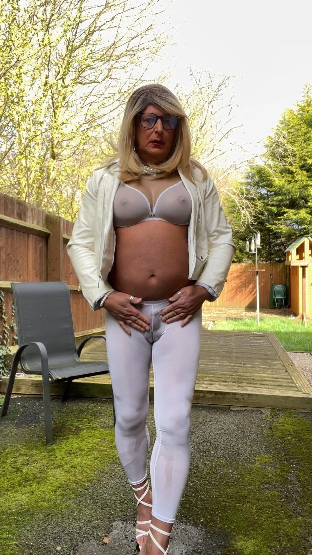 Crossdresser Kellycd2022 sexy milf in white leggings  #59