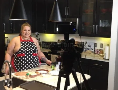 big booty blonde bbw cooking show         