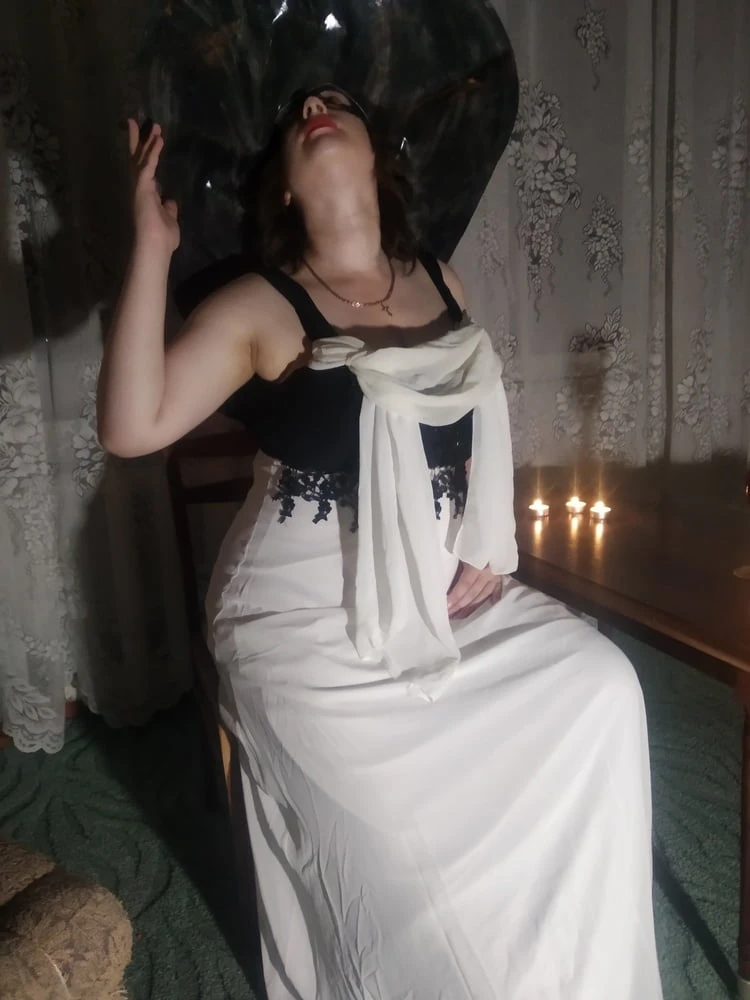 We tried to make a cosplay on Lady Dimitrescu #33