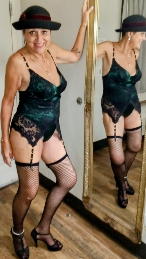cleanjean models new lingerie in hotel room