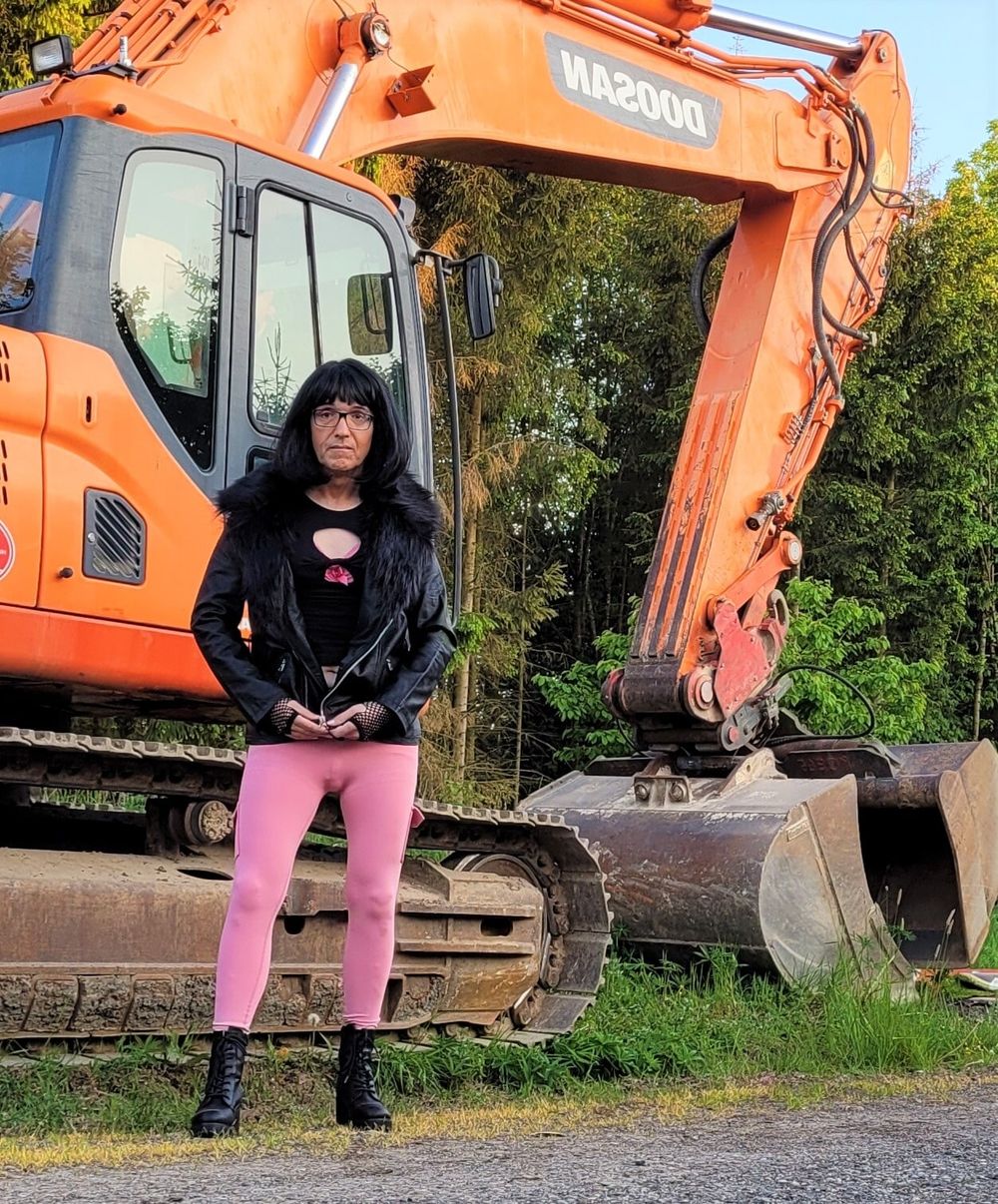 Tamara and the heavy equipment Tamara und das schwere Gerät  #32