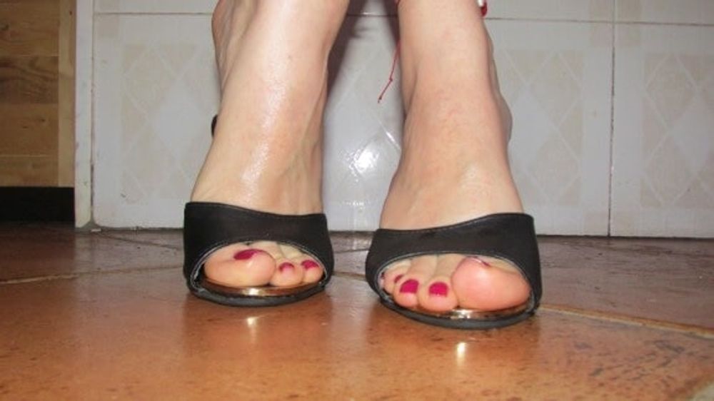 Sexy high heels and feet 💖 #19