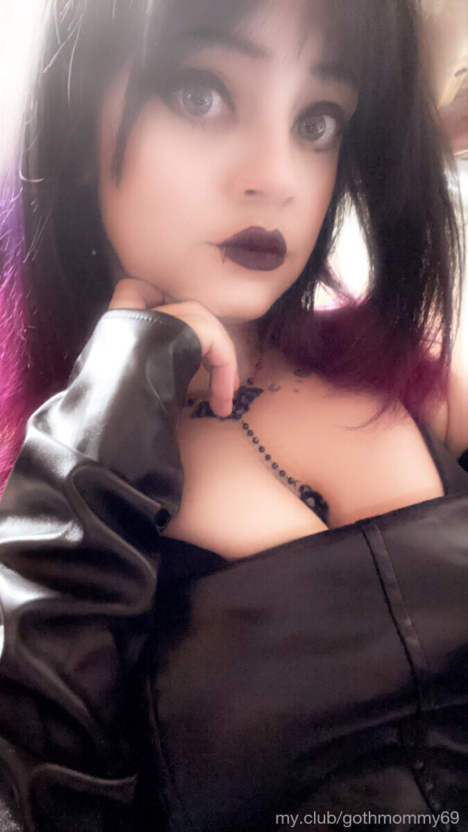 Goth Mommy Dee  Free Photos #28