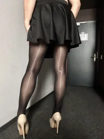 shiny black pantyhose         