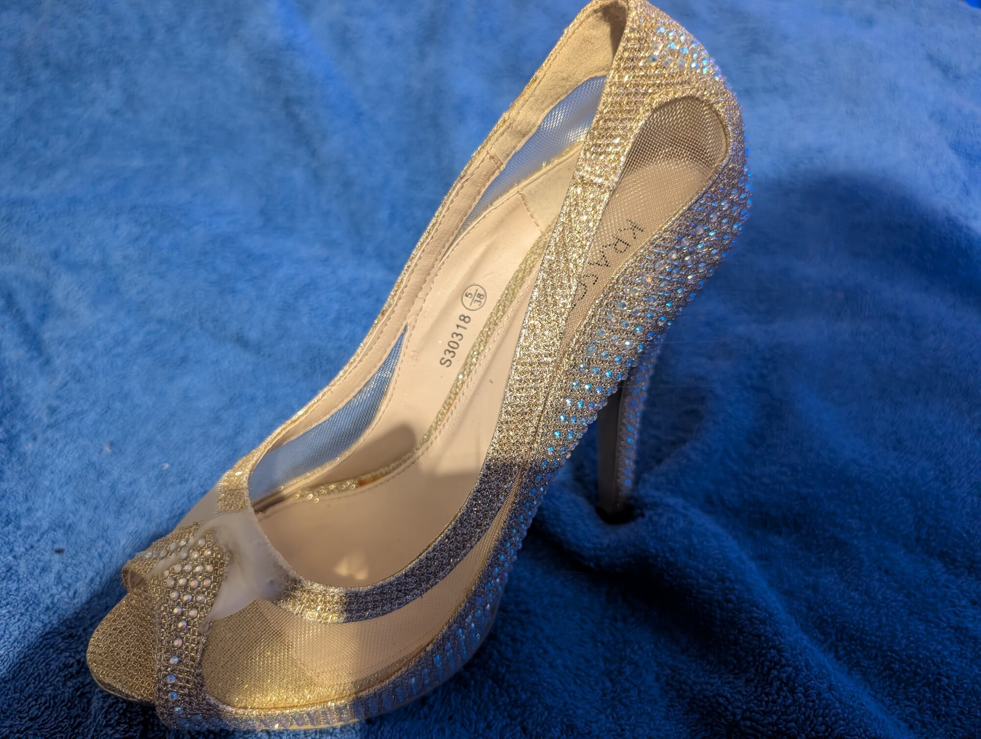 Cumming over women's high heels 