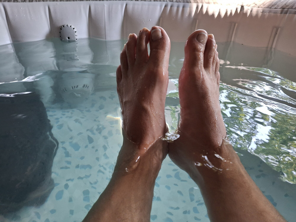 Do you want to suck my soft wet toes in my hot tub!? #7