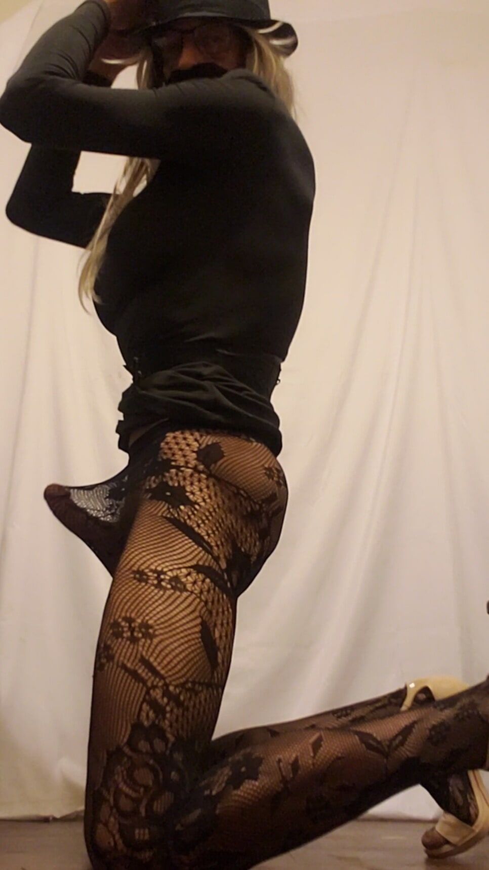 Sexy Sandy in a new dress and mesh pantyhose  #20
